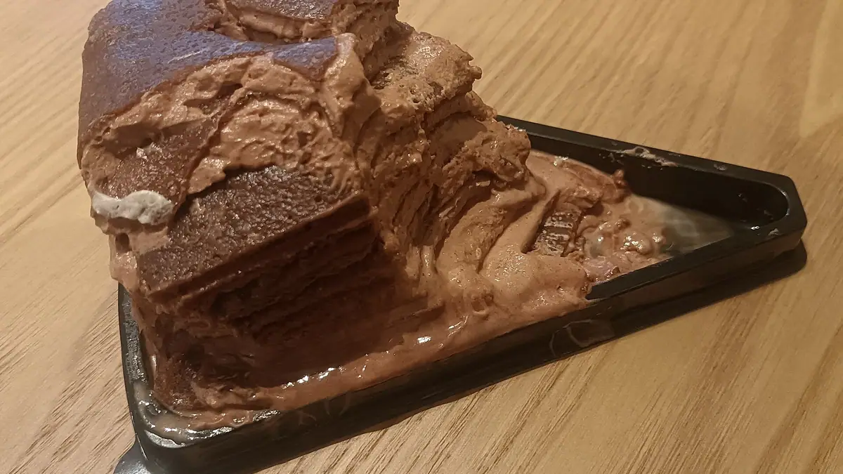 Polysh Cakes – cake shop in Onthank, Kilmarnock
